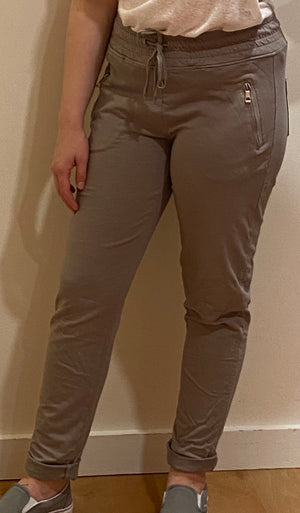 Open image in slideshow, Zippered Joggers
